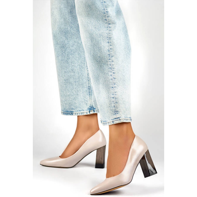 Dámské špičaté lodičky na vysokém ozdobném podpatku, béžové GD-FL486A-L.BE béžový 2