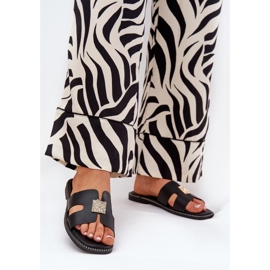 Ploché klapky s výřezy a černou dekorací černý 2