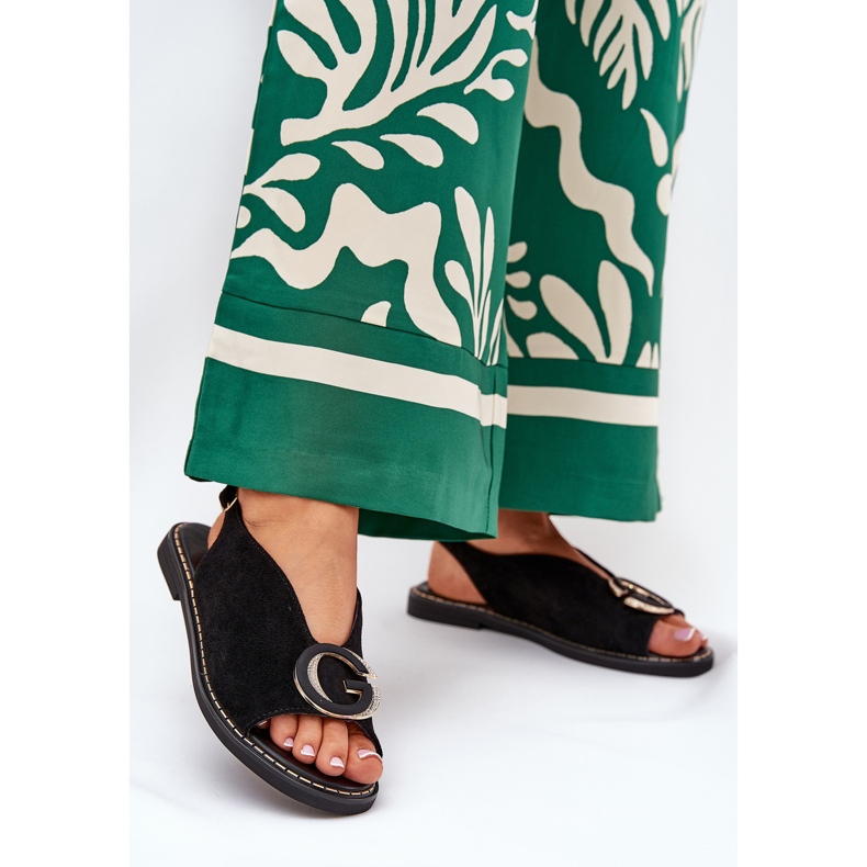 Ploché sandály s černou dekorací černá 2