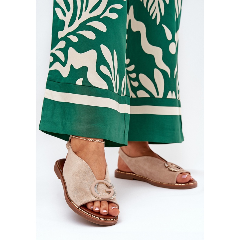 Ploché ženské sandály s béžovou dekorací béžový 2