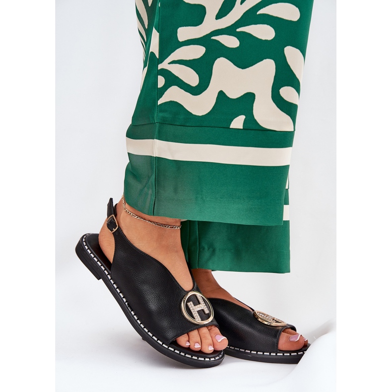 Ploché elegantní sandály s černou dekorací černý 2