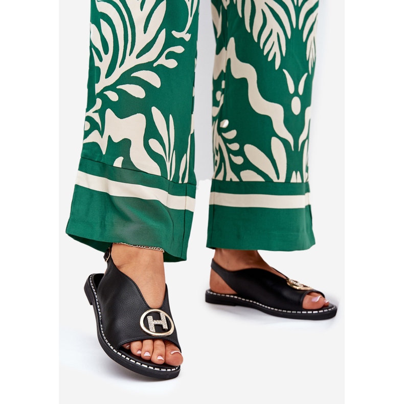 Ploché elegantní sandály s černou dekorací černá 1 Ploché elegantní sandály s černou dekorací černá 1