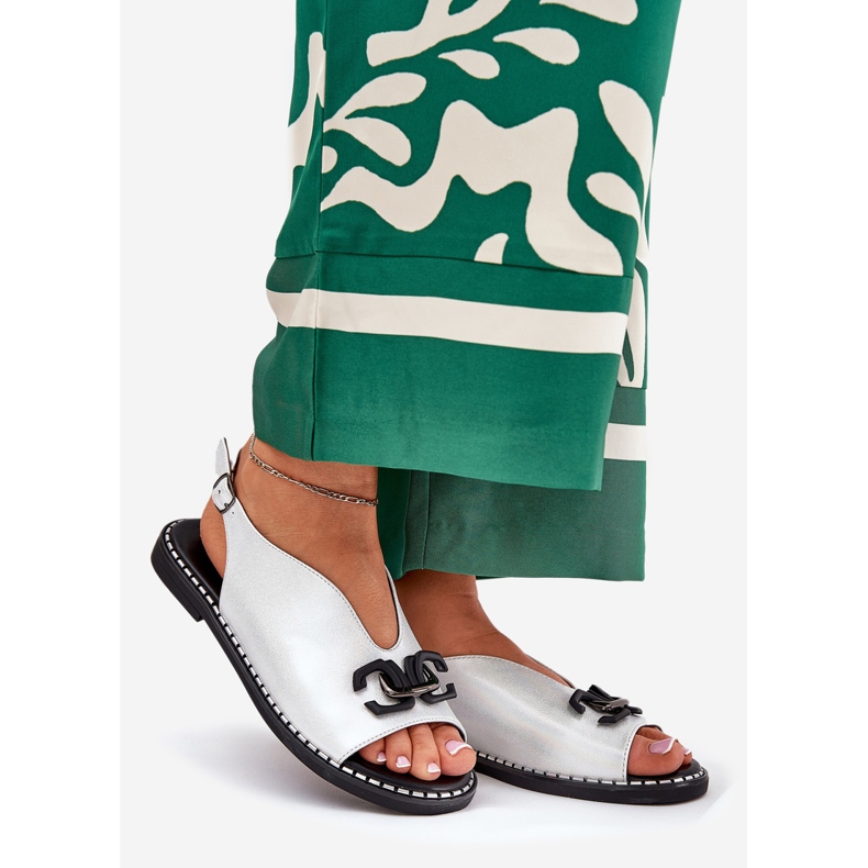 Ploché sandály s koženou koženou kůží s ekologickou ozdobou stříbrný 1 Ploché sandály s koženou koženou kůží s ekologickou ozdobou stříbrný 1