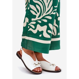 Ploché sandály s dekorací s ekologickou koženou bílou dekorací bílý 1 Ploché sandály s dekorací s ekologickou koženou bílou dekorací bílý 1