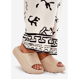 Dámské pěnové pantofle na platformě Big Star RR274A569 béžový 1 Dámské pěnové pantofle na platformě Big Star RR274A569 béžový 1