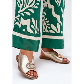 Laura Messi Ploché kožené sandály s dekorací Laury Messi 2865 Zlotys zlatý 2 Laura Messi Ploché kožené sandály s dekorací Laury Messi 2865 Zlotys zlatý 2