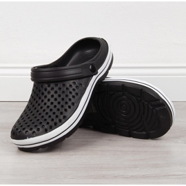 News NOVINKA černé prolamované pěnové pantofle černá 1