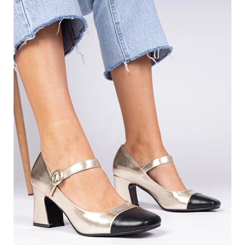 Zlaté dámské čerpadly s černým nosem zlatý 1 Zlaté dámské čerpadly s černým nosem zlatý 1