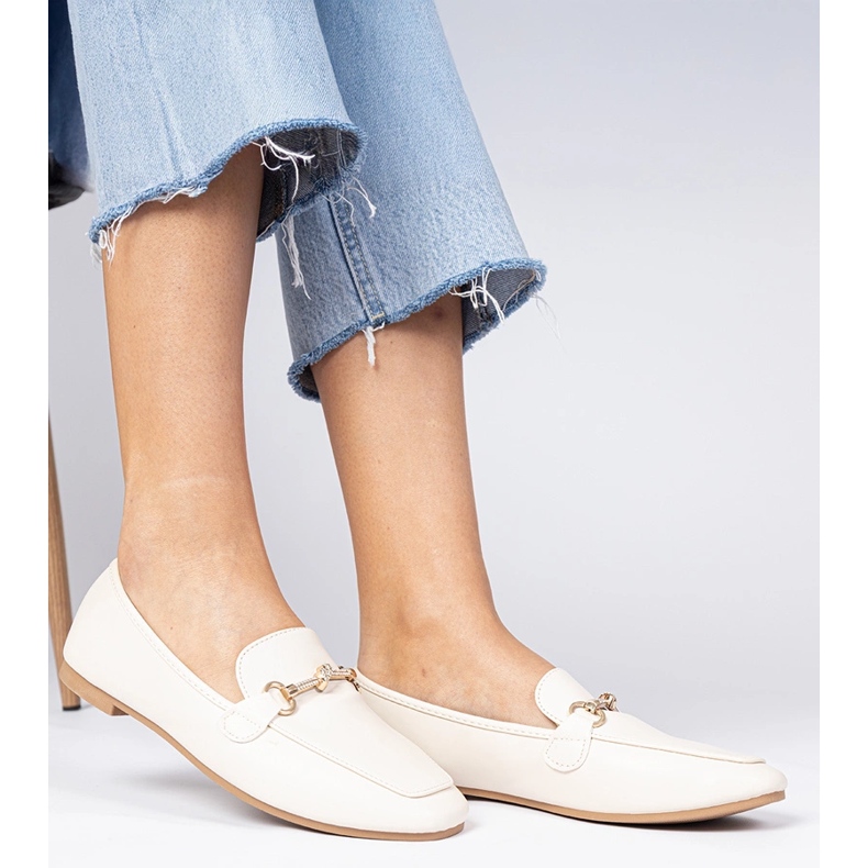 Beige Elegantní mokamaty se zlatou dekorací a zirkony béžový 2