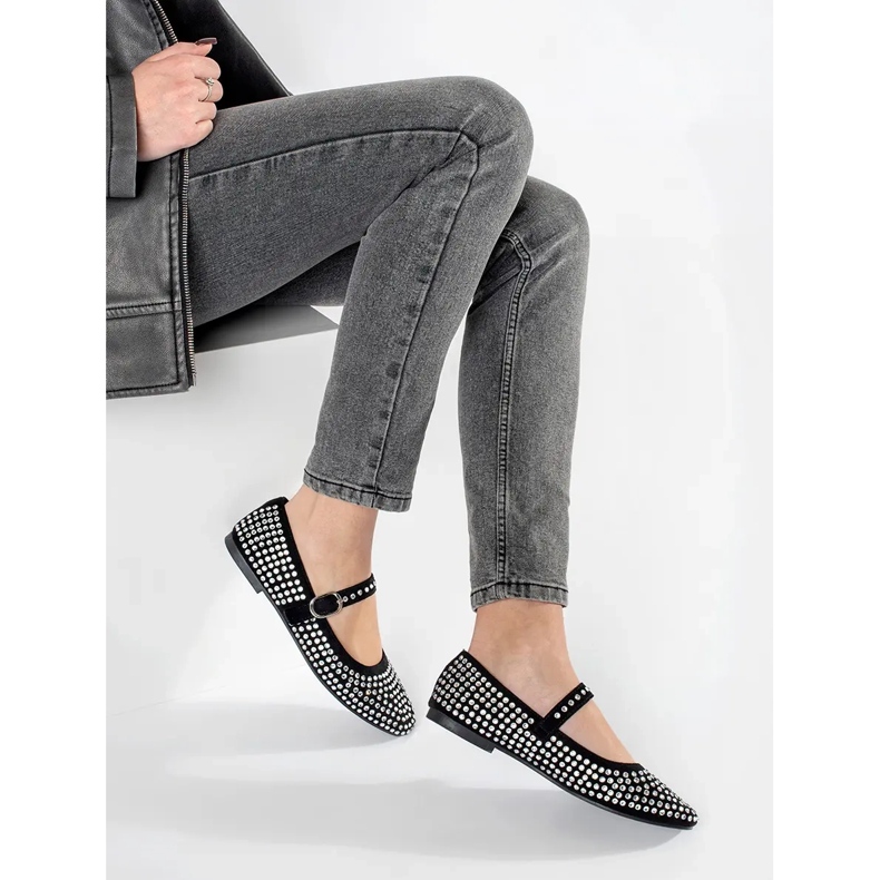 Černé dámské balerínky s cvočky černá 1