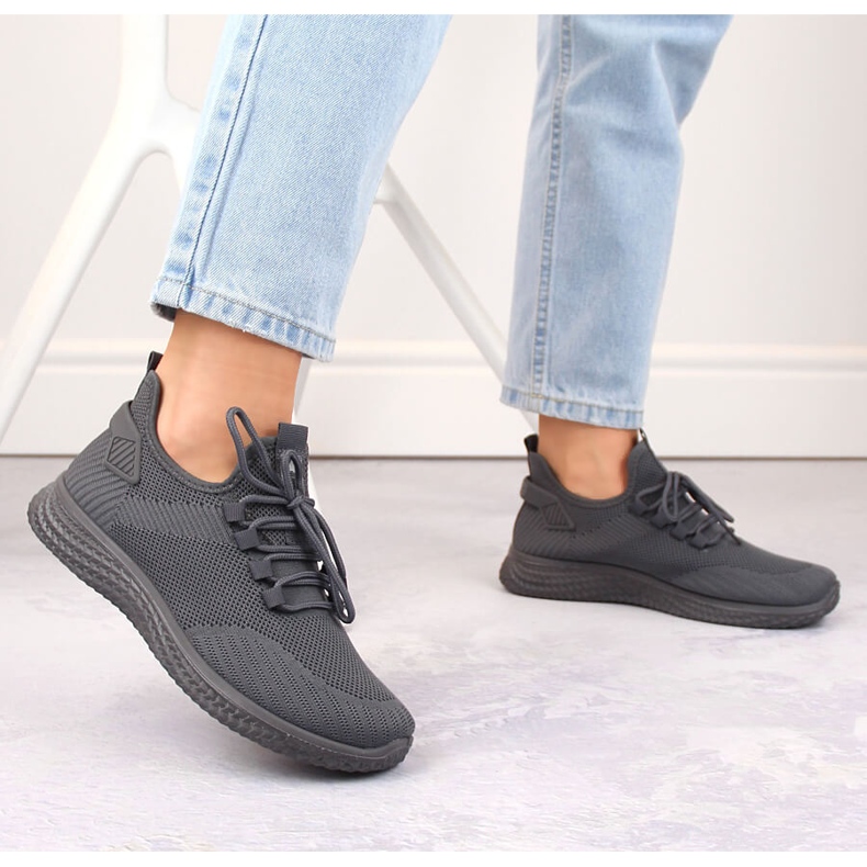 Světle šedá síťovaná sportovní obuv News 3634 2