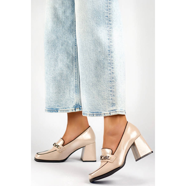 Béžové elegantní lakované boty na vysokém podpatku béžový 2