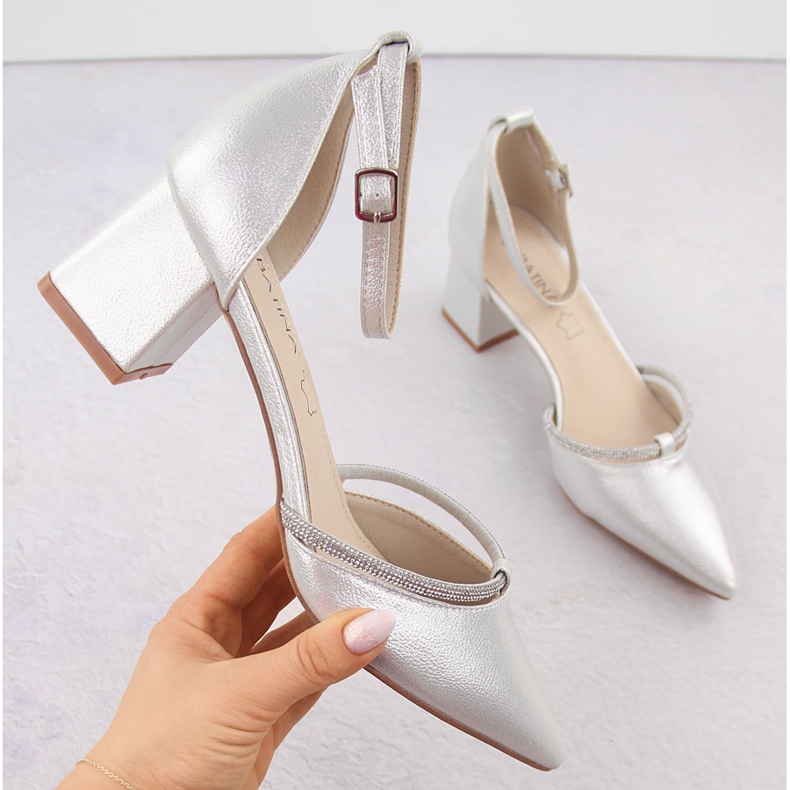 Stříbrné dámské špičaté sandály Sabatina s kubickou zirkony stříbrný 1 Stříbrné dámské špičaté sandály Sabatina s kubickou zirkony stříbrný 1