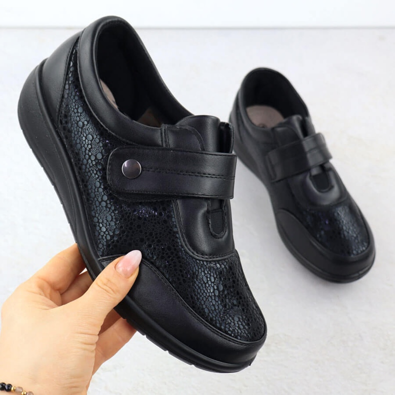 Dámská pohodlná bota s suchým zipem Black UNISOFT 9022 černý 1