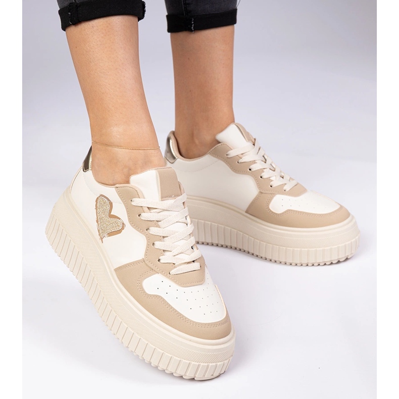 Hnědé ženské tenisky s brokátovým srdcem hnědý 2