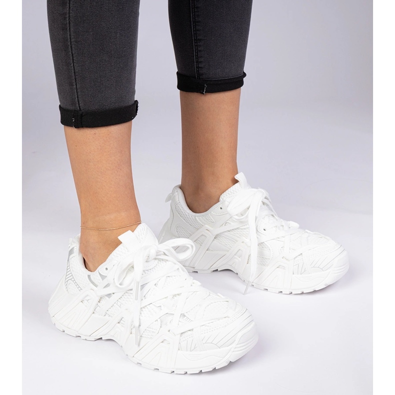 Bílé tenisky na masivní podrážce bílý 1