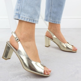 Dámské sandály na post Metallic Golden Jezzi 6985 zlatý 2
