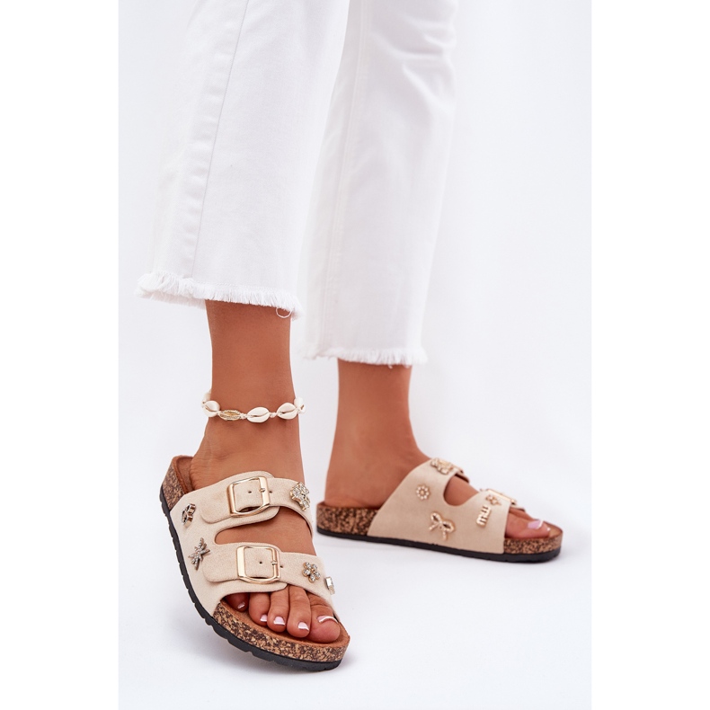 Dámské pantofle na korkové podrážce s čepy a kolíky béžové béžový 2 Dámské pantofle na korkové podrážce s čepy a kolíky béžové béžový 2