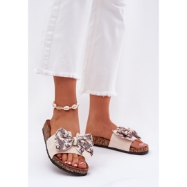 Dámské pantofle s lukem na korkové platformě béžové béžový 2 Dámské pantofle s lukem na korkové platformě béžové béžový 2