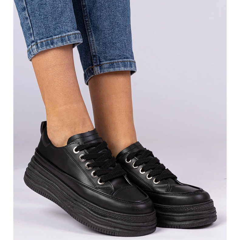 Tenisky černých žen na vysoké podrážce černá 2