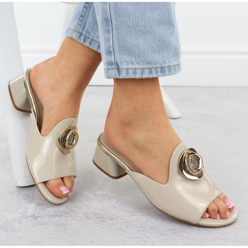 Pantofle na bloku s ozdobou vázanou béžovou jezzi 214 béžový 1