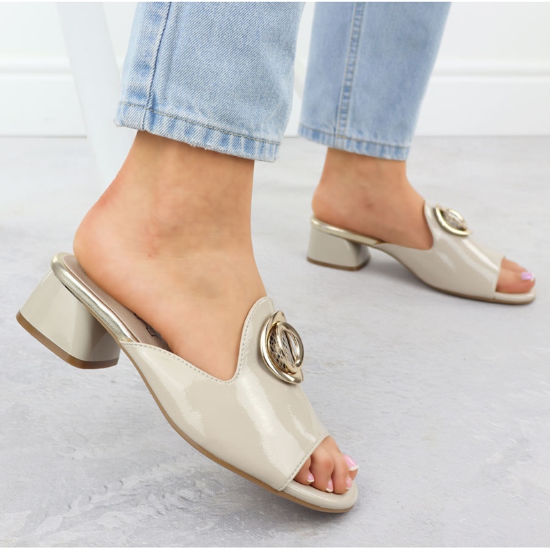 Pantofle na bloku s ozdobou vázanou béžovou jezzi 214 béžový 2