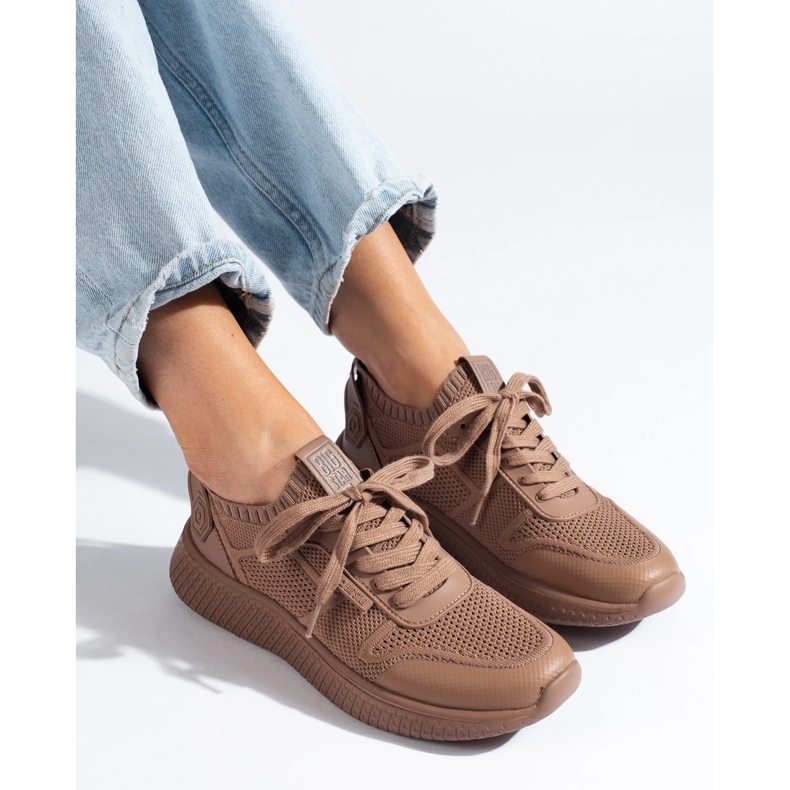 Dámské sportovní boty hnědé Big Star LL274416 Memory Foam béžový 1