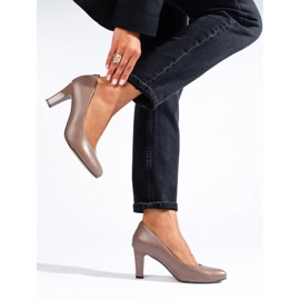 Klasické tmavě béžové lodičky na podpatku značky Shelovet béžový 1