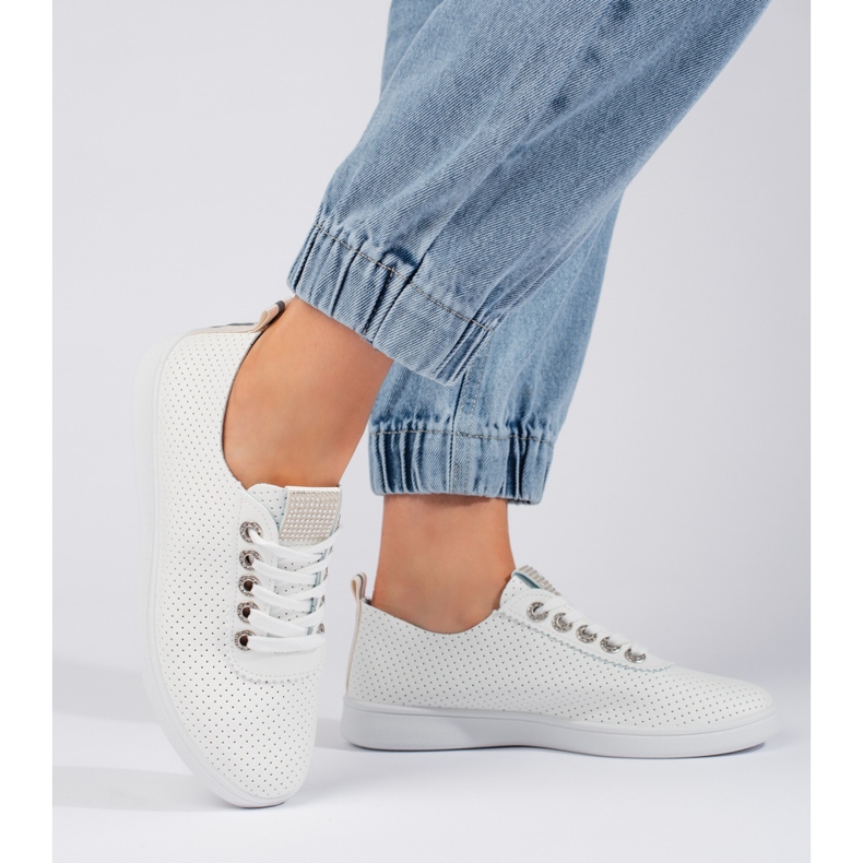 Dámské prolamované bílé tenisky bílý 2