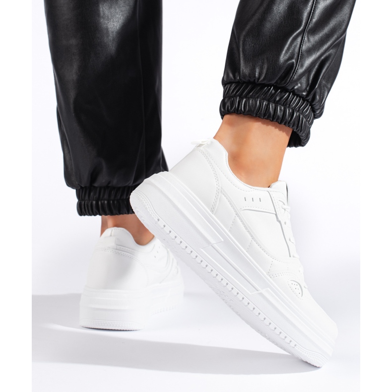 Bílé dámské sportovní boty a tenisky bílý 1