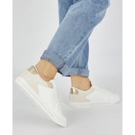 Klasické dámské sportovní boty bílý 1