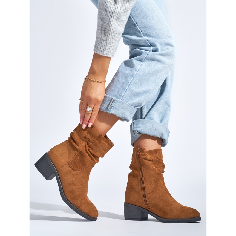 Dámské hnědé kovbojské boty hnědý 2