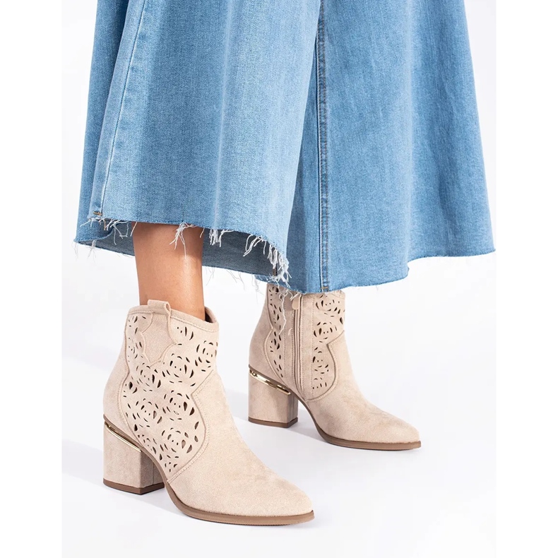 Seastar Dámské béžové prolamované kovbojské boty béžový 1