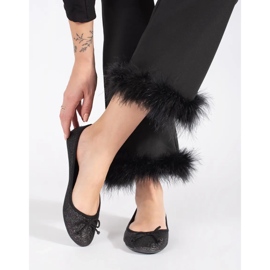 Černé lesklé dámské balerínky s mašlí černý 2