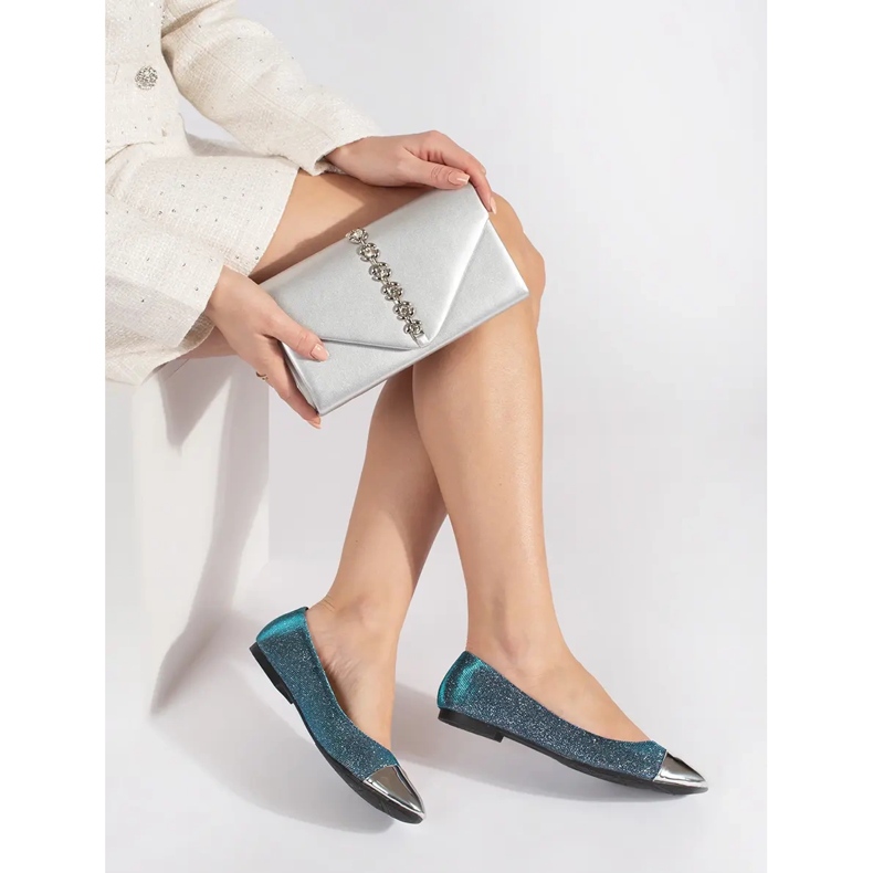 Modré lesklé balerínky se stříbrnou špičkou modrý 1