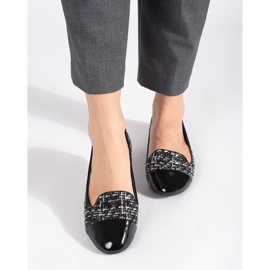 Dámské černé a bílé ploché balerínky černý 2
