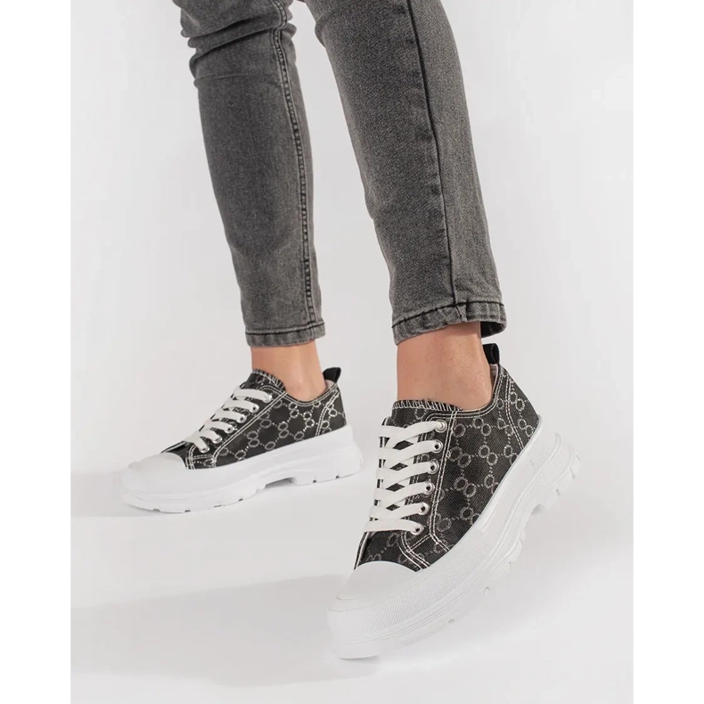 Černé tenisky na platformě s dekoracemi černá 1