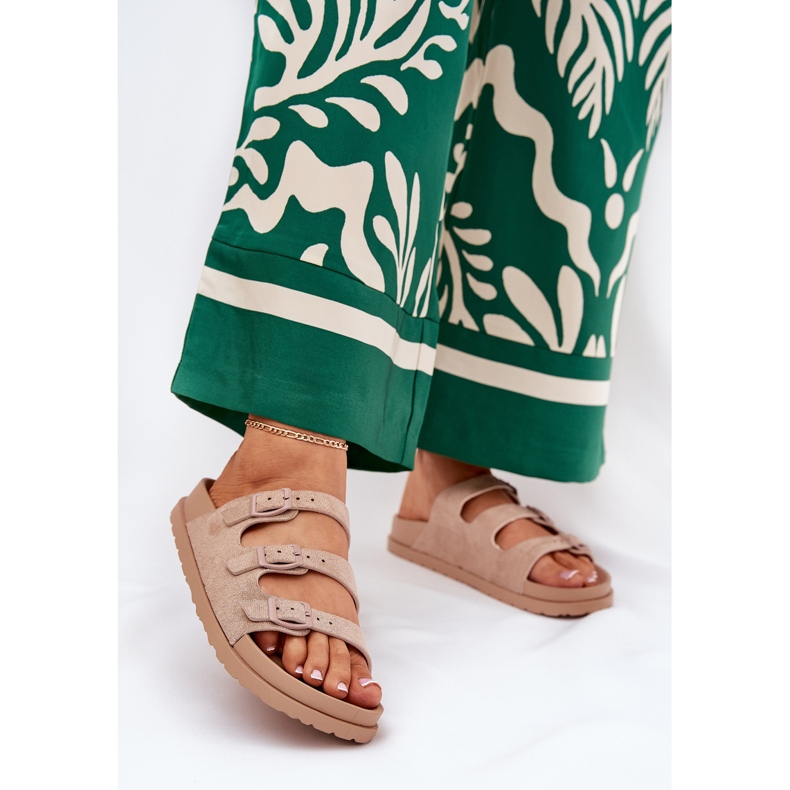 Dámské pantofle s pruhy a spony béžové béžový 2