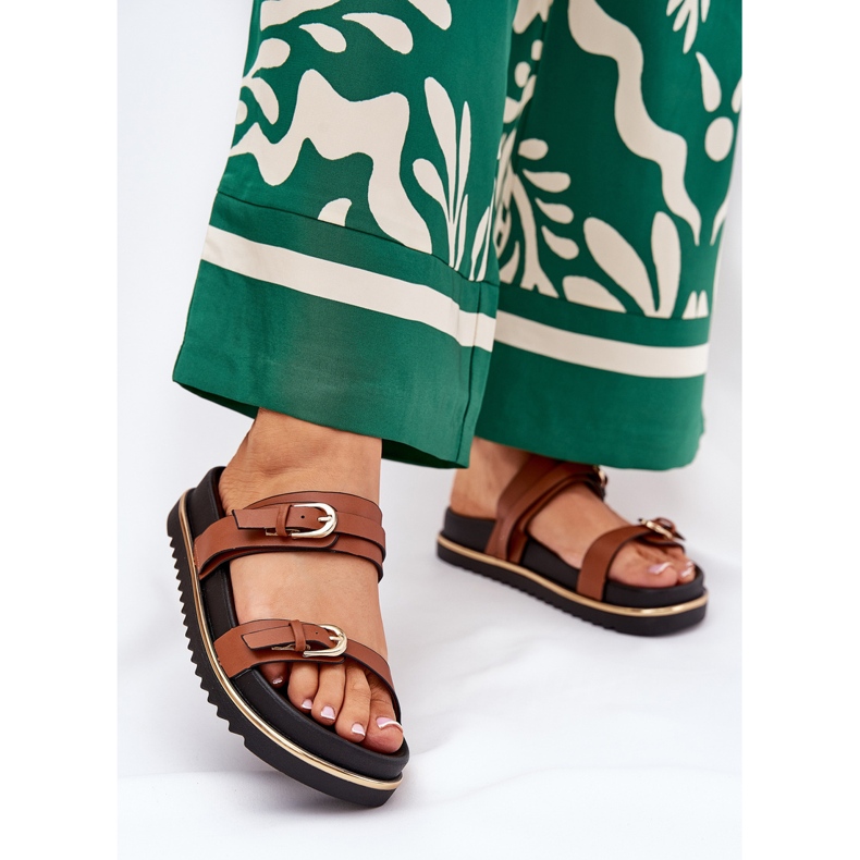 Hladké dámské žabky na plošině s pruhy a svorky velblouda hnědý 2 Hladké dámské žabky na plošině s pruhy a svorky velblouda hnědý 2