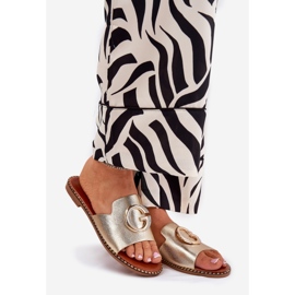 Dámské pantofle s ekologickou koženou plochou s dekorativním zlatým detailem 1 Dámské pantofle s ekologickou koženou plochou s dekorativním zlatým detailem 1