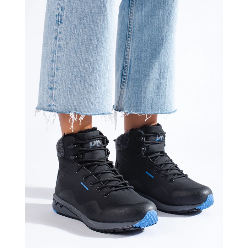 Teplé dámské trekové boty DK černá 2