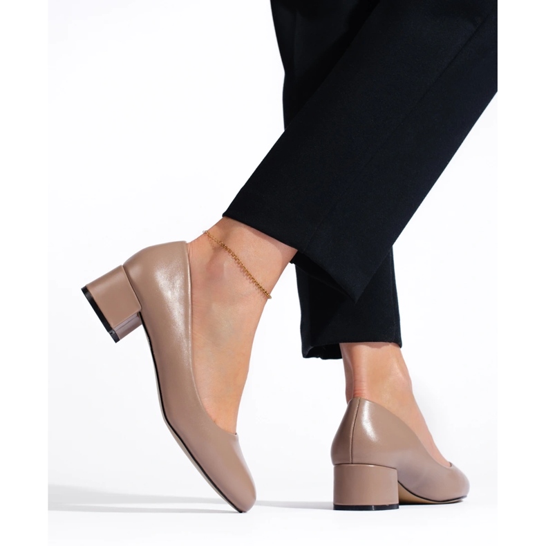 Dámské lodičky na nízkém podpatku tmavě béžové barvy béžový 1