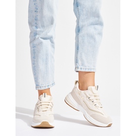 Béžová dámská sportovní obuv se silnou podrážkou béžový 1