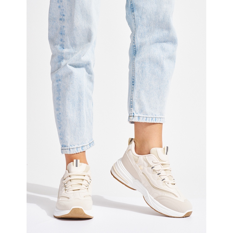 Béžová dámská sportovní obuv se silnou podrážkou béžový 1