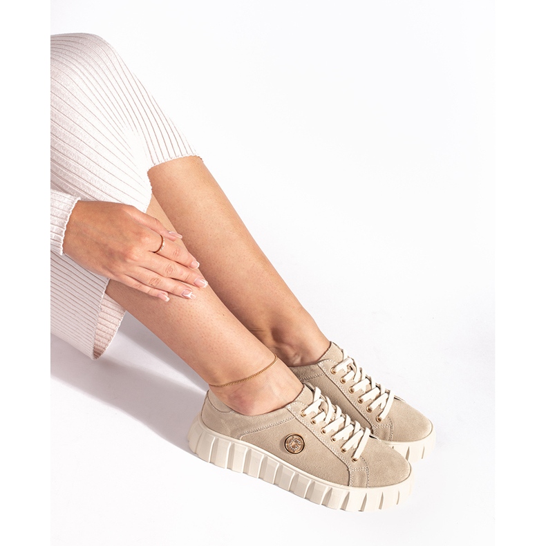 Světle béžové boty na platformě vyrobené ze semišové kůže béžový 1