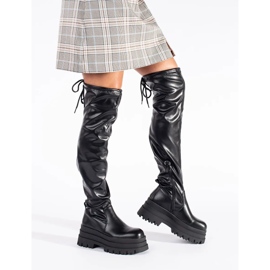 Černí mušketýři na platformě černý 2