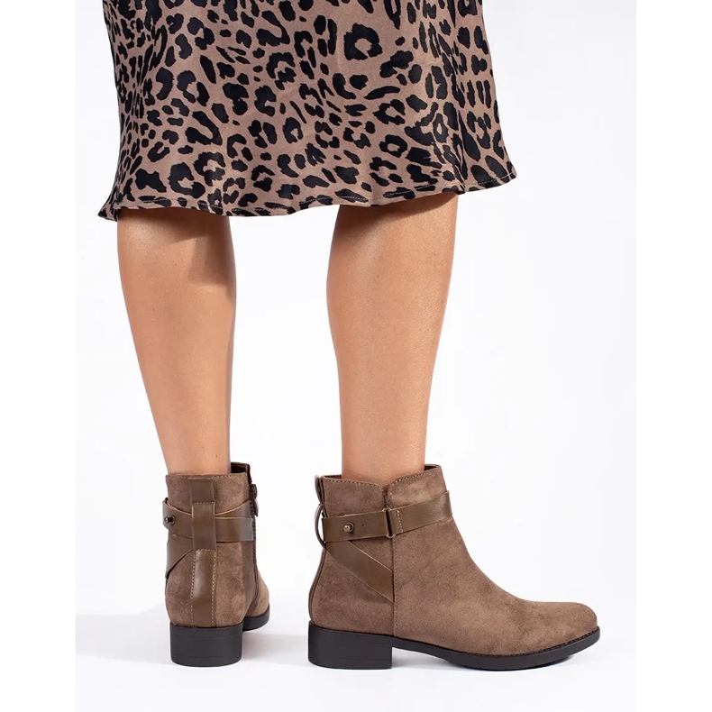 Béžové semišové dámské kotníkové boty béžový 2