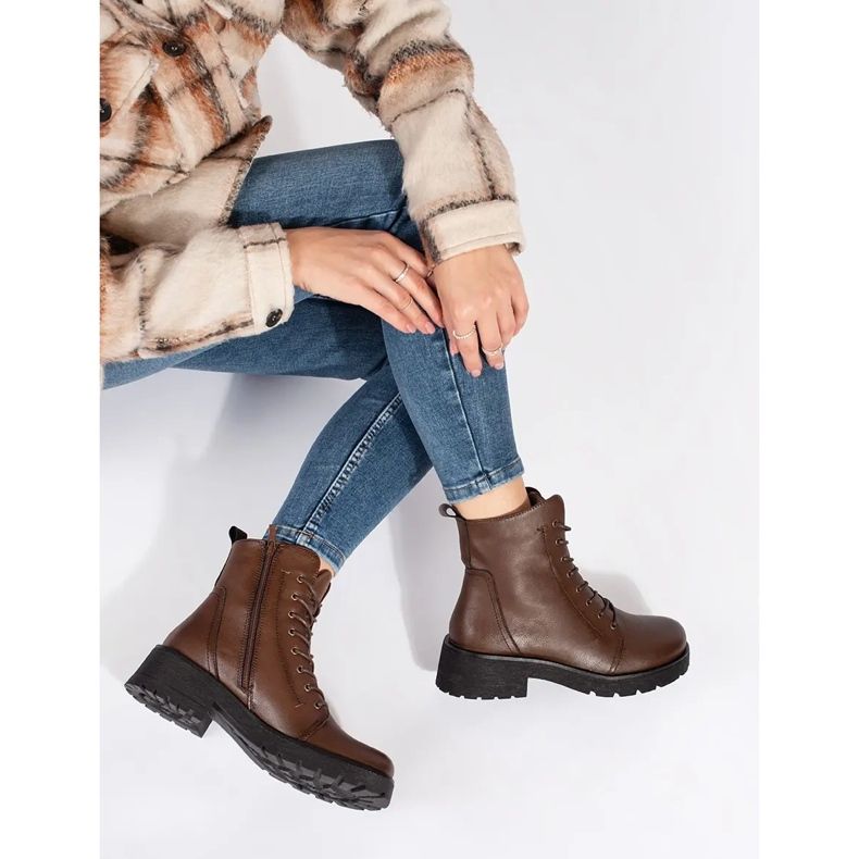 Tmavě hnědé kožené kotníkové boty se silnou podrážkou Sergio Leone hnědý 2