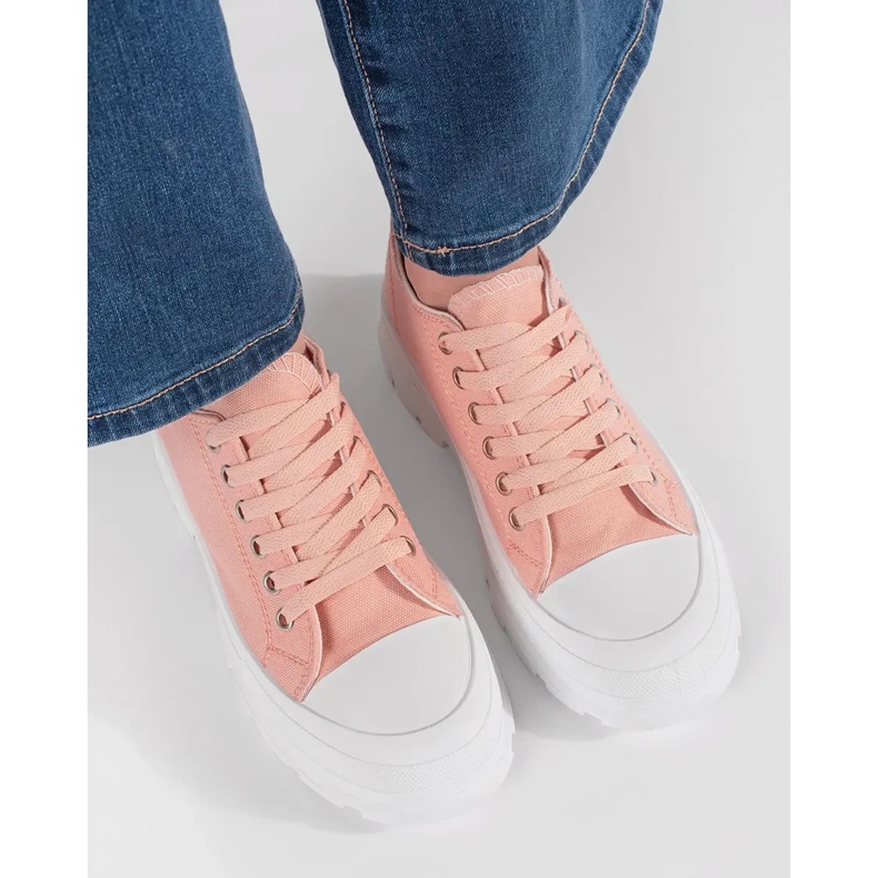 Klasické tenisky na světle růžové platformě růžový 2