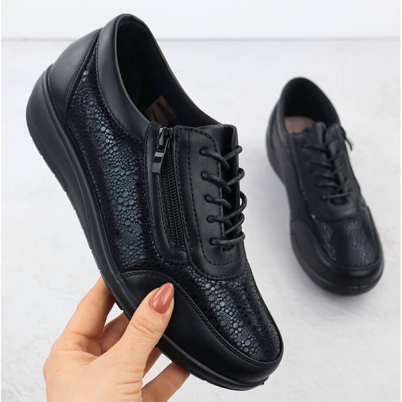 Dámská sportovní bota s pohodlným černým jezdcem UNISOFT 9017 černá 1